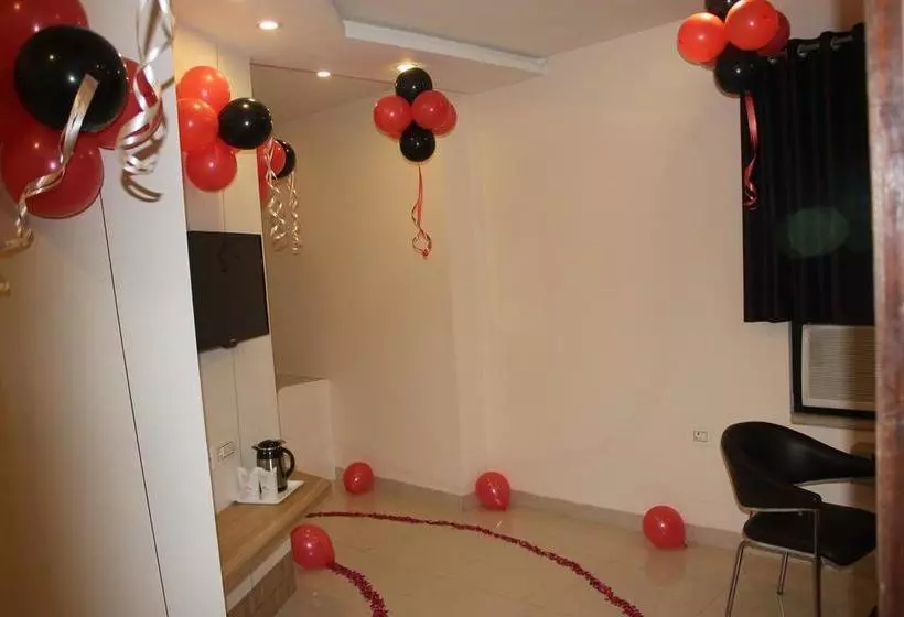 Fabhotel The A Park Lashkar