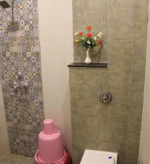 Fabhotel The A Park Lashkar