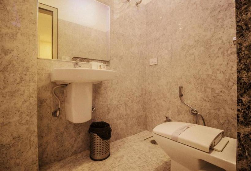 Fabhotel The A Park Lashkar