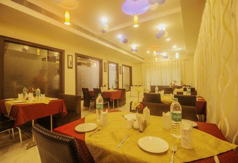 Fabhotel The A Park Lashkar