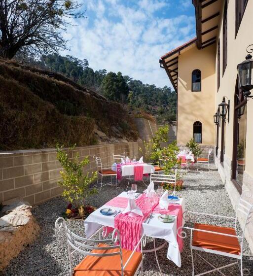 Отель The Orchard At Peora Estates