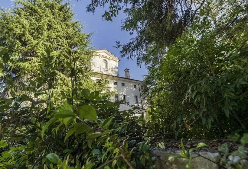 Hotelli Villa Cigolotti