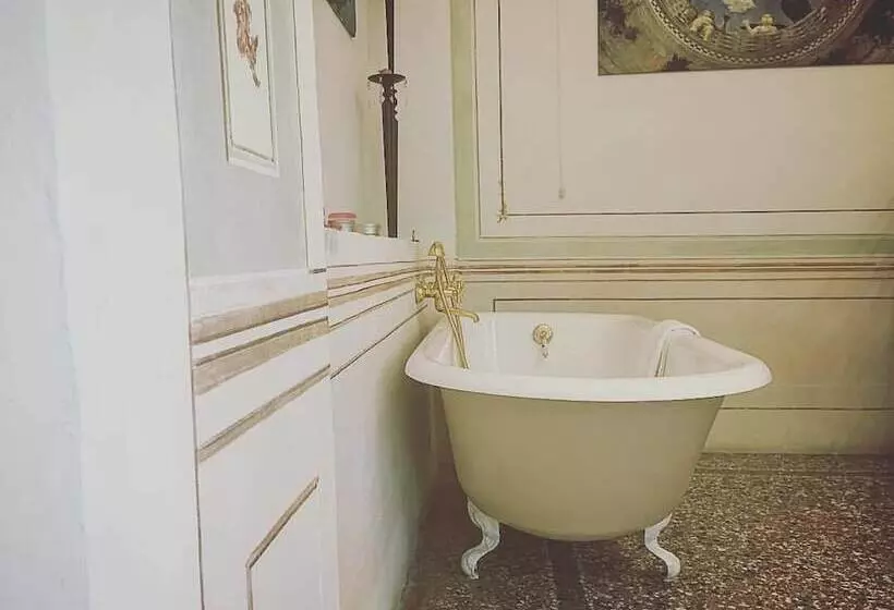 Hotelli Villa Cigolotti