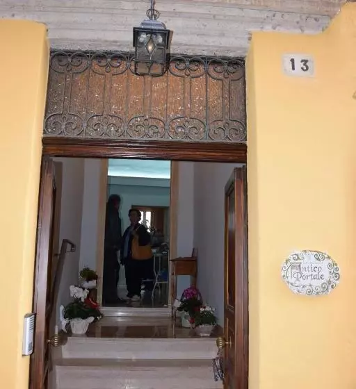 Aamiaismajoitus (B&B) Antico Portale Ospitalità Diffusa