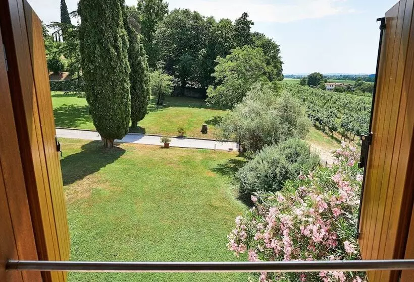 Aamiaismajoitus (B&B) Villa Dragoni