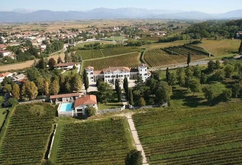 Aamiaismajoitus (B&B) Villa Dragoni