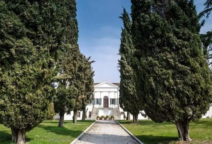 Aamiaismajoitus (B&B) Villa Dragoni