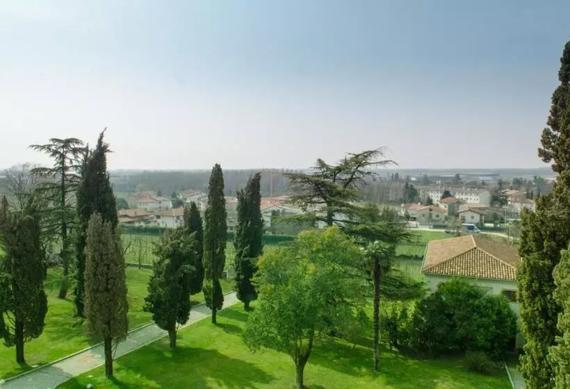 Aamiaismajoitus (B&B) Villa Dragoni