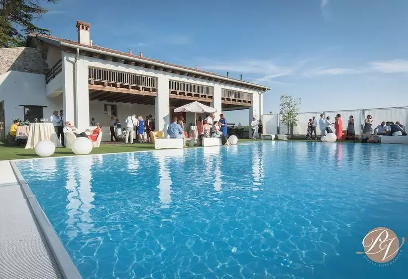 Aamiaismajoitus (B&B) Villa Dragoni