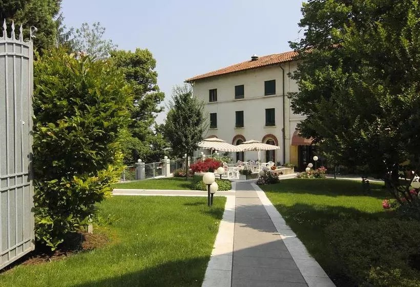 هتل Albergo San Raffaele