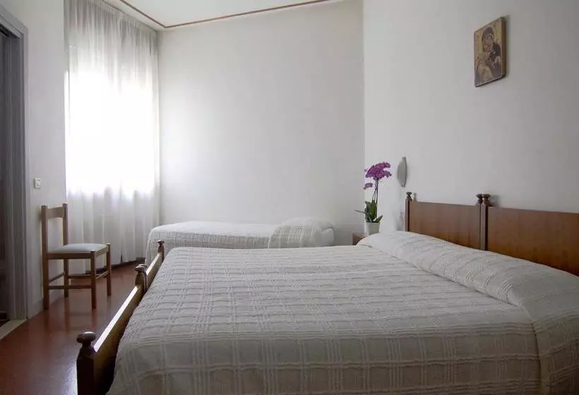 هتل Albergo San Raffaele