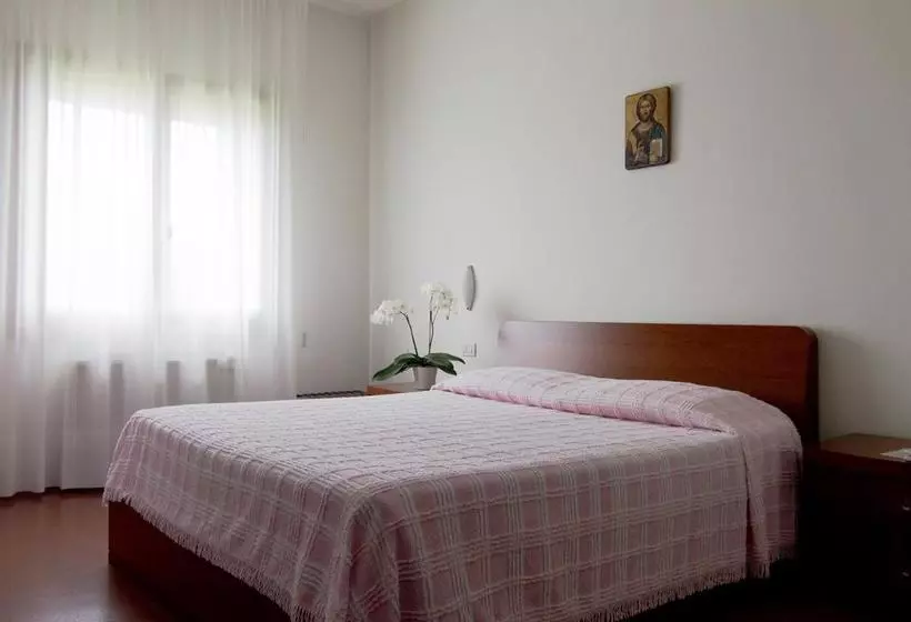 هتل Albergo San Raffaele