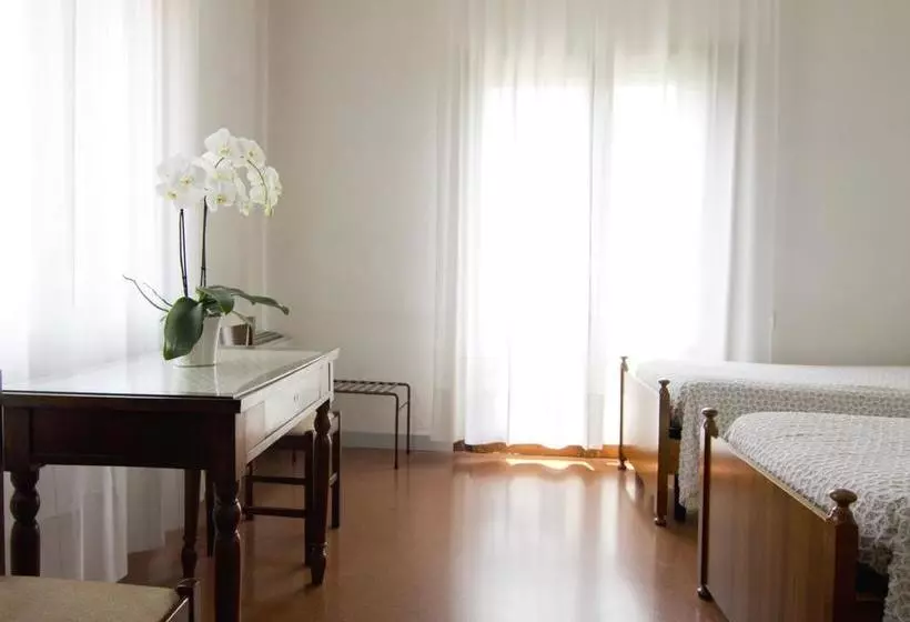 هتل Albergo San Raffaele
