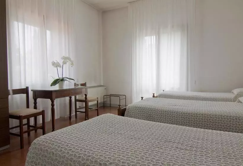 هتل Albergo San Raffaele