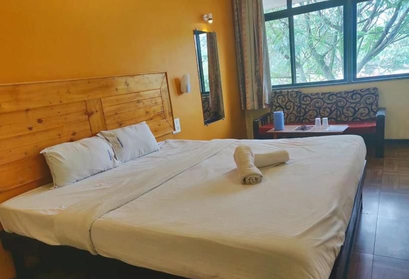 Hotel Rainwood Residency