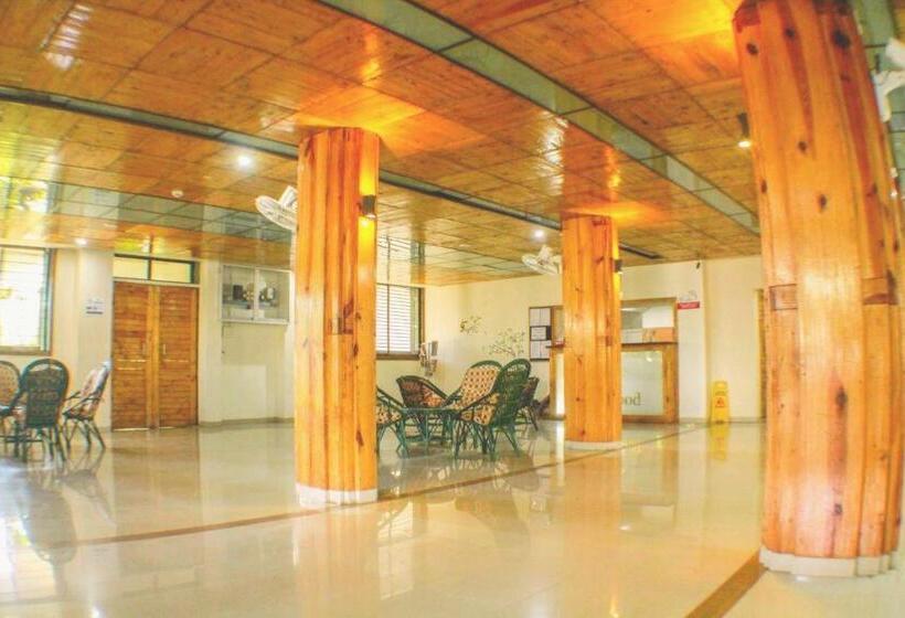 Hotel Rainwood Residency