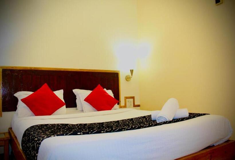 Hotel Rainwood Residency