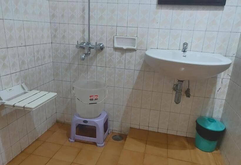 Hotel Rainwood Residency