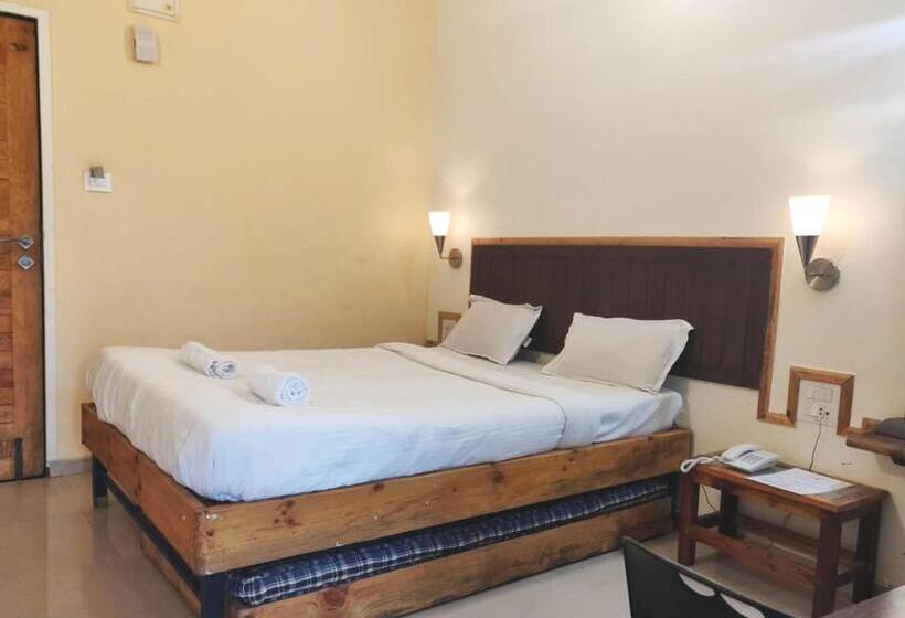 Hotel Rainwood Residency