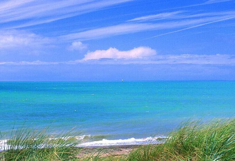 אתר נופש Village De Vacances Le Sénéquet