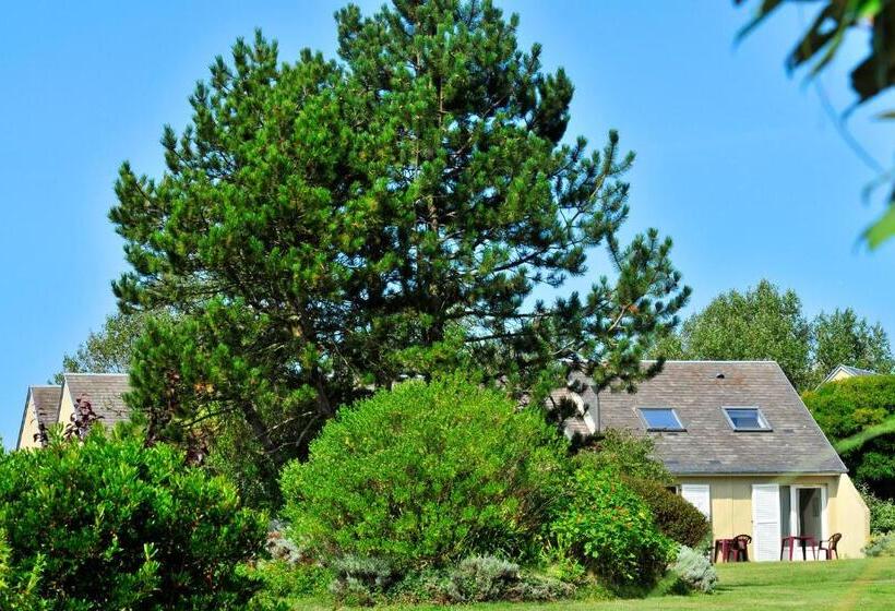 אתר נופש Village De Vacances Le Sénéquet