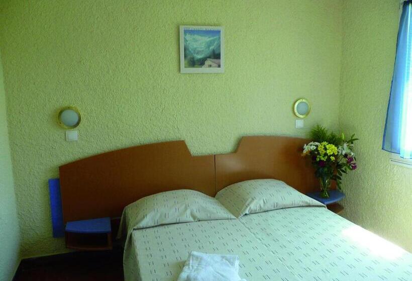 אתר נופש Village De Vacances Le Sénéquet