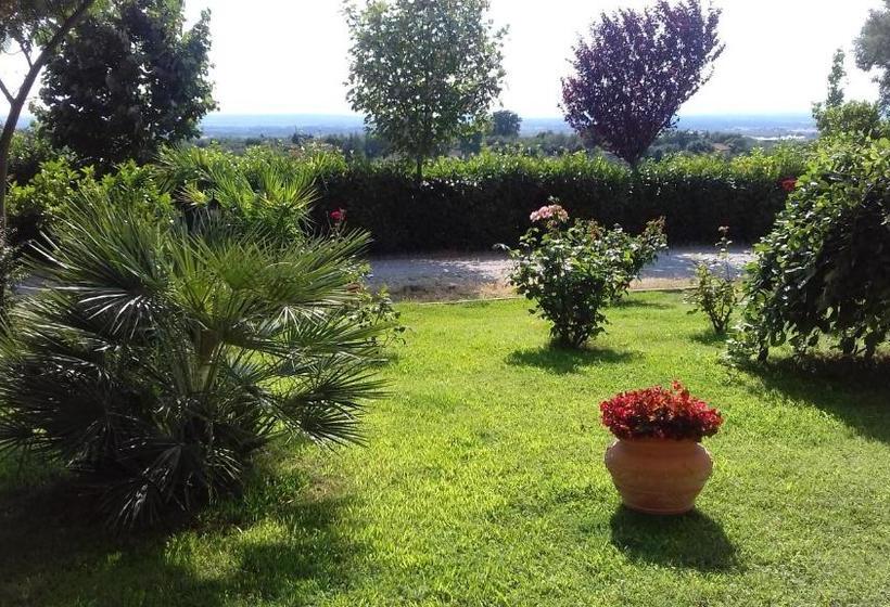 تختخواب و صبحانه Agriturismo Le Quattro Stagioni