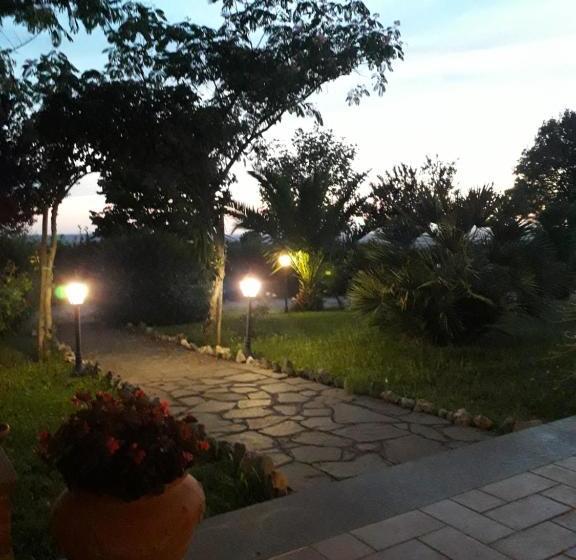 تختخواب و صبحانه Agriturismo Le Quattro Stagioni