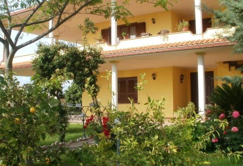 تختخواب و صبحانه Agriturismo Le Quattro Stagioni