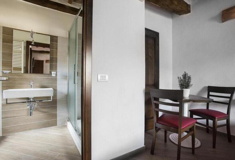 민박 Antico Borgo Seggiano