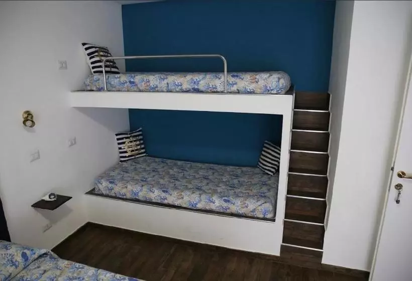 Aamiaismajoitus (B&B) House Sottocoperta