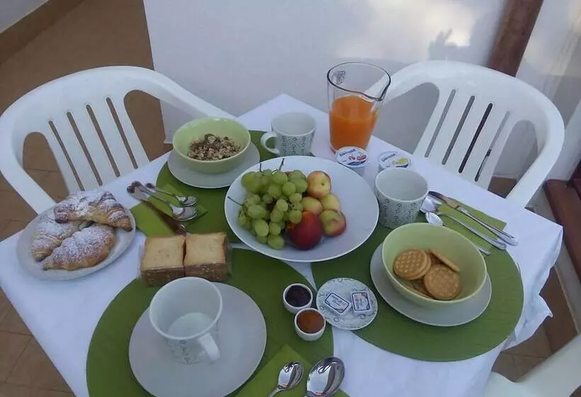 Aamiaismajoitus (B&B) Il Giardino Di Leoca
