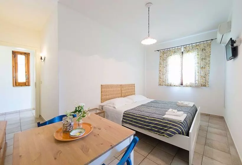 Aamiaismajoitus (B&B) Kalinifta   Io Parto Io Arrivo