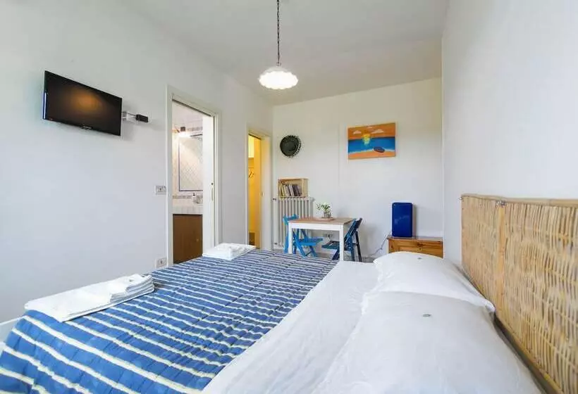 Aamiaismajoitus (B&B) Kalinifta   Io Parto Io Arrivo