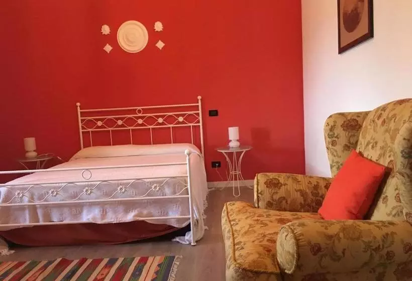 تختخواب و صبحانه La Ferula