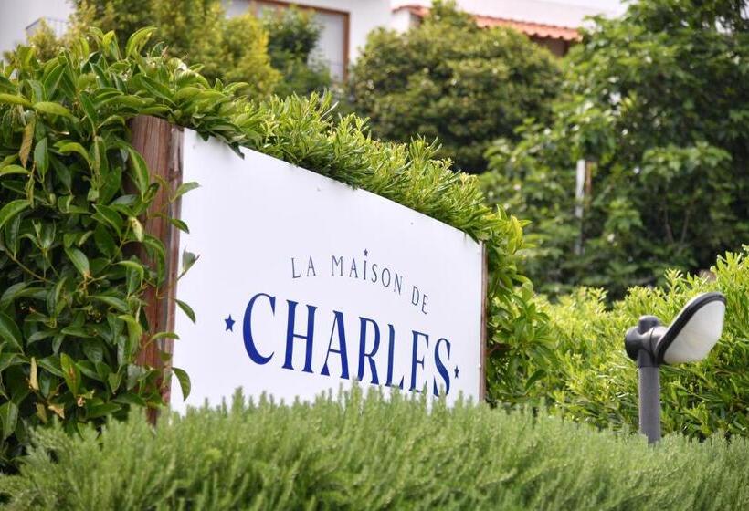 تختخواب و صبحانه Relais Maison De Charles