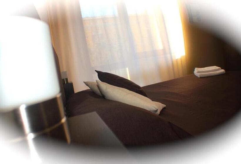 Domus Corso Umberto 18 B&b