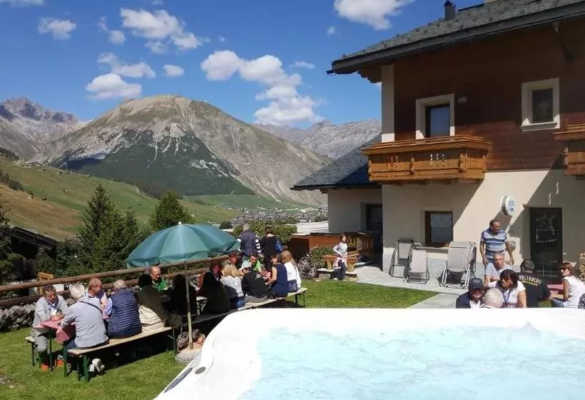 Hotelli Del Bosco