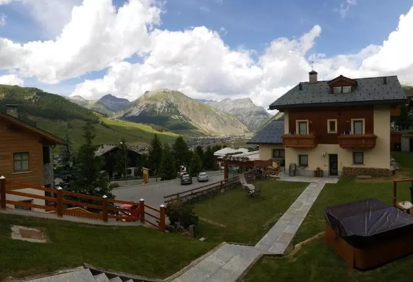Hotelli Del Bosco