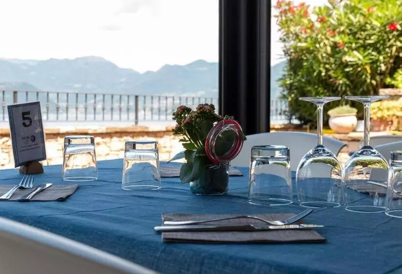 Hotelli Locanda Del Lago Rosmunda