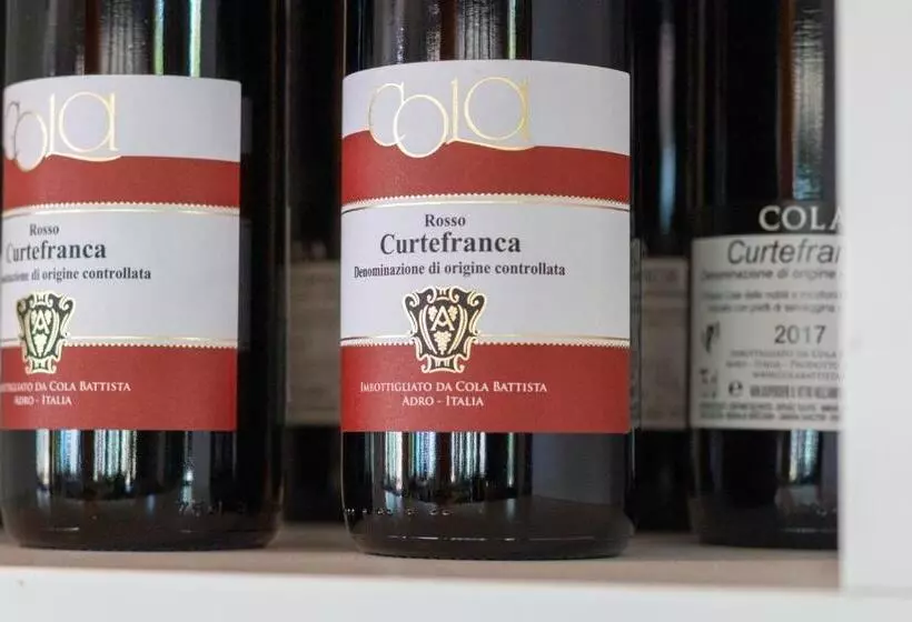 Hotelli Locanda Del Lago Rosmunda