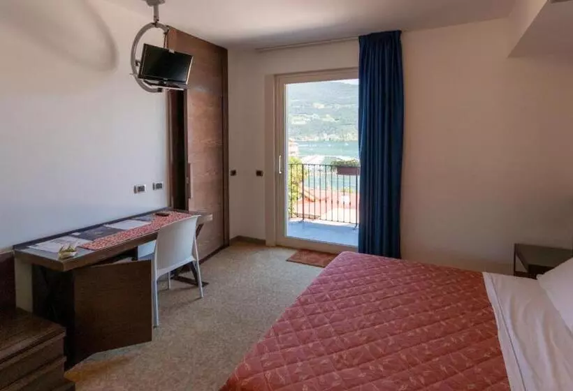 Hotelli Locanda Del Lago Rosmunda