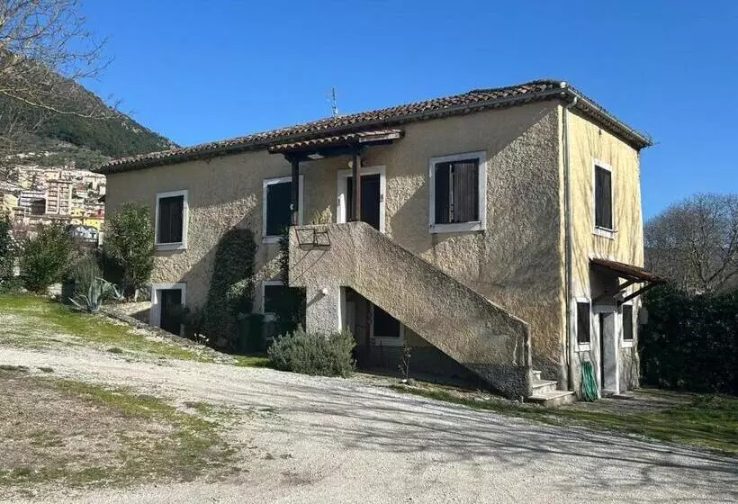 Aamiaismajoitus (B&B) Agriturismo Macchiapiede