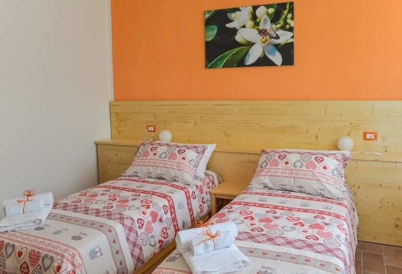 مبيت وإفطار Al Riparo Affittacamere