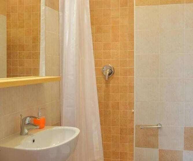 مبيت وإفطار Al Riparo Affittacamere