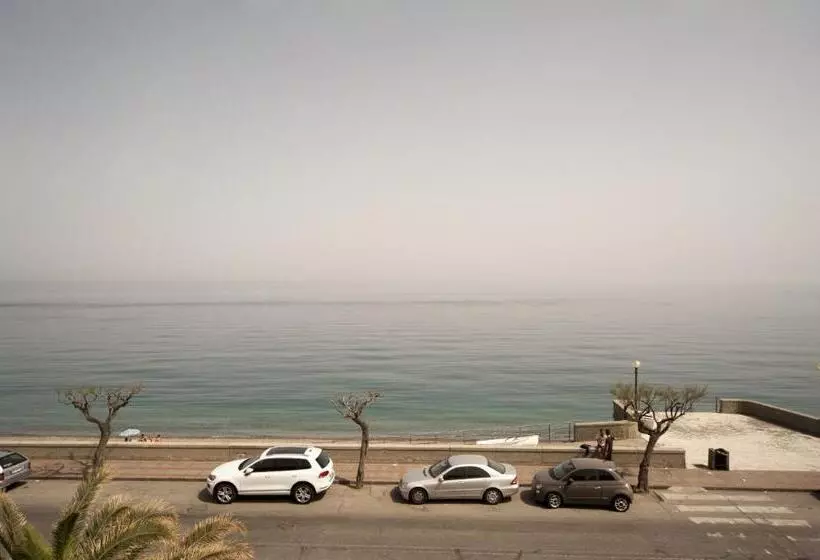 ベッドアンドブレックファースト Colapesce