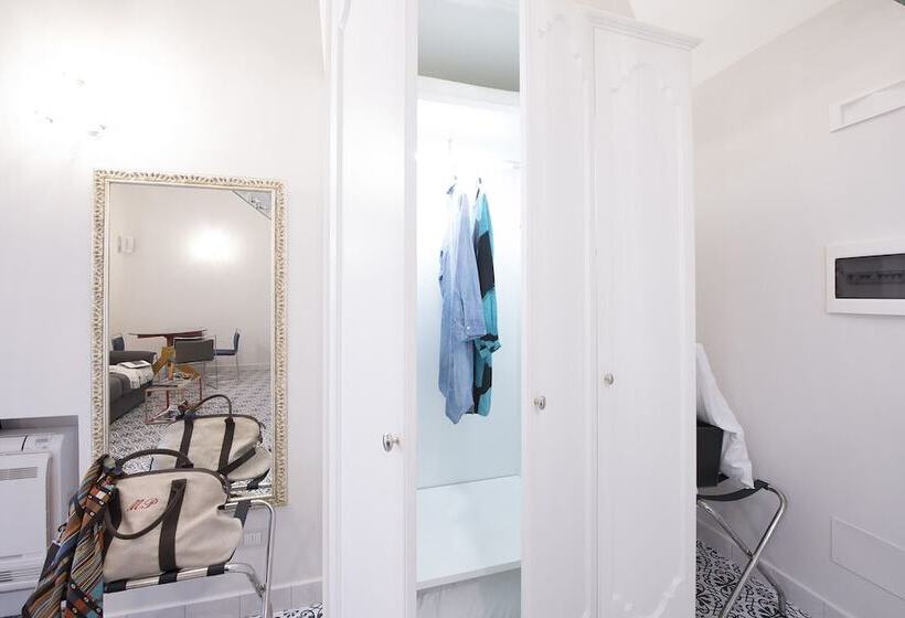 Bed and Breakfast Diecisedici