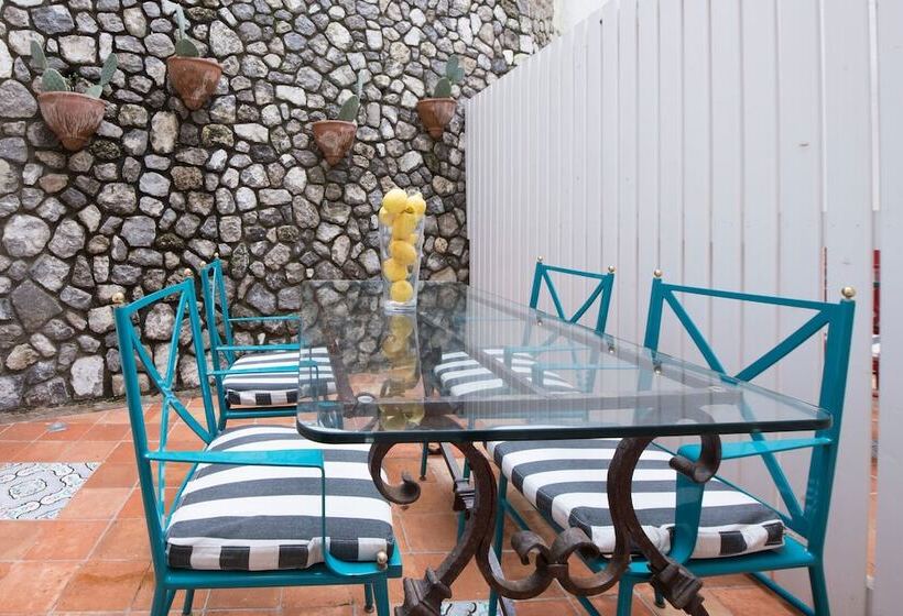 Bed and Breakfast Diecisedici