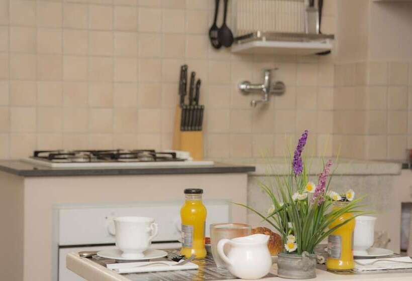 تختخواب و صبحانه Il Linchetto