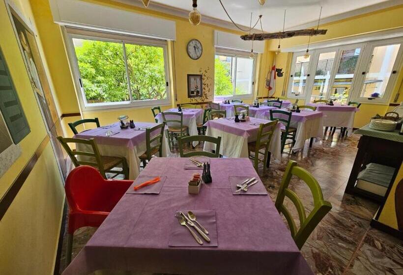 مبيت وإفطار Villa Pina